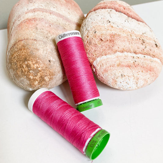 100 m Reel Gütermann Recycled Sew-All Thread in Hot Pink, no. 733