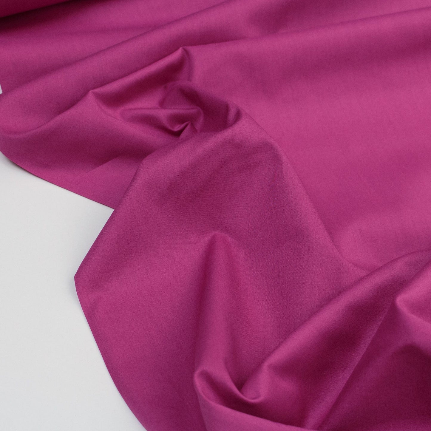 Liberty Fabrics Plain Tana Lawn™ in 'Fuchsia'
