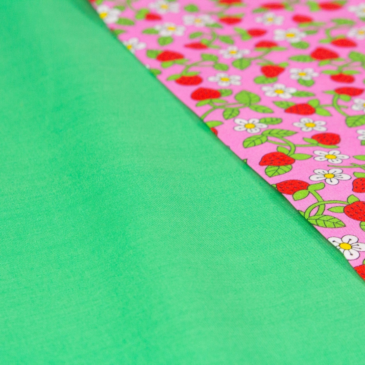 Liberty Fabrics Plain Tana Lawn™ in 'Fern' Green